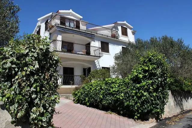 Terra Petrosa تروغير
